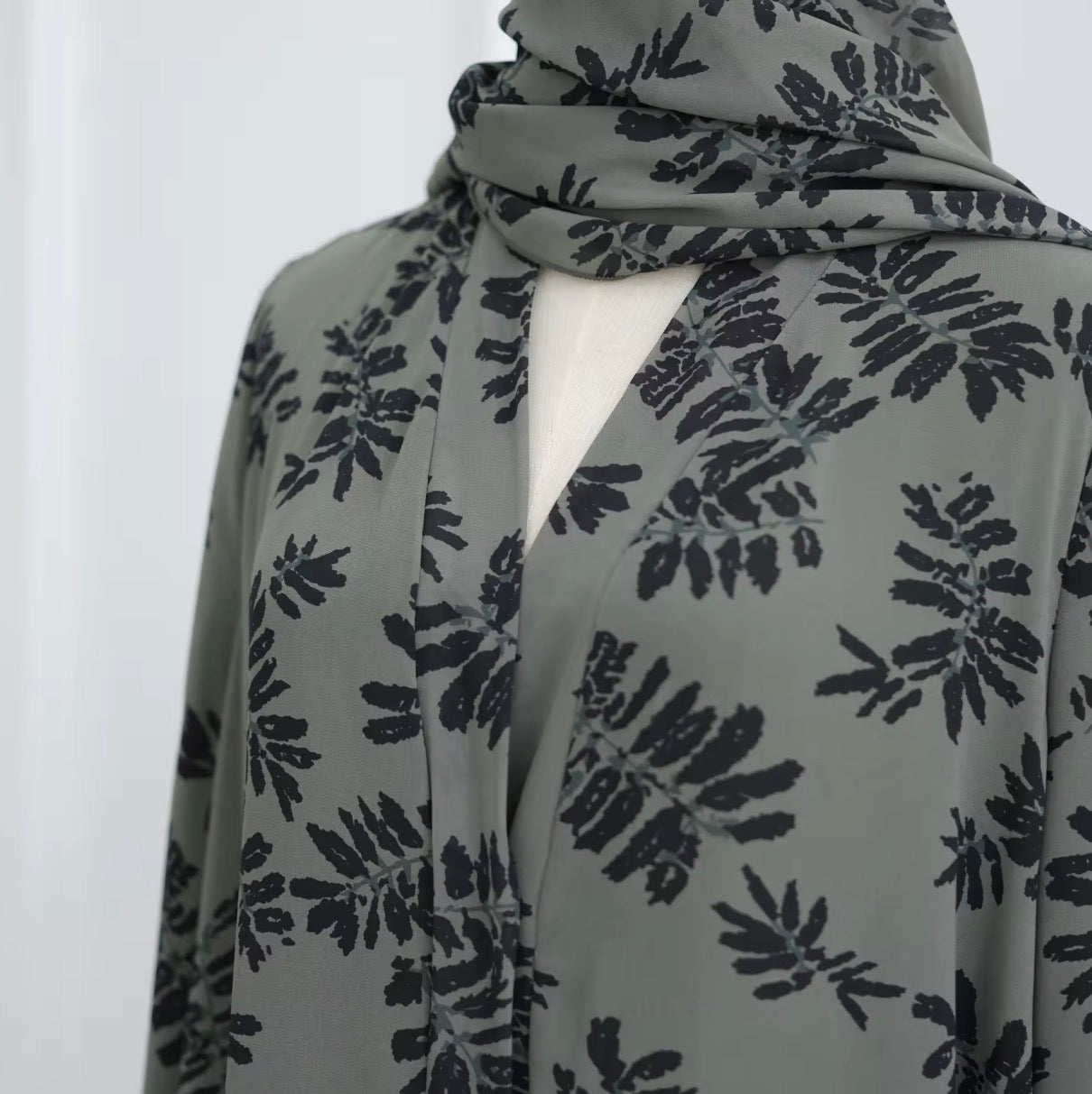 Zahri Abaya and Hijab Set in Green