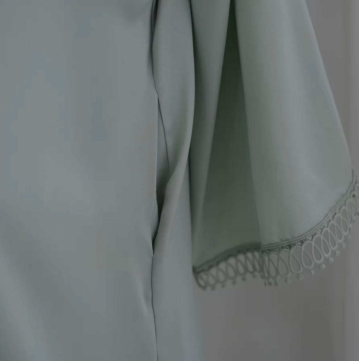 Mariam Abaya 2 Piece Set in Soft Green